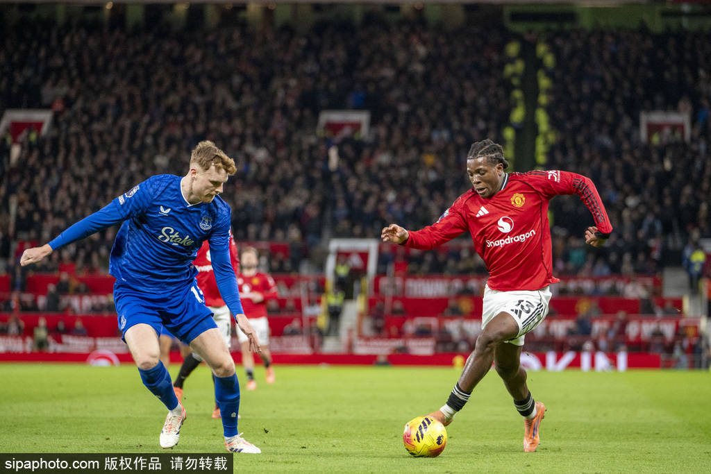 KD：乔丹等传奇为我们树立了标准，我只是努力达到那个标准