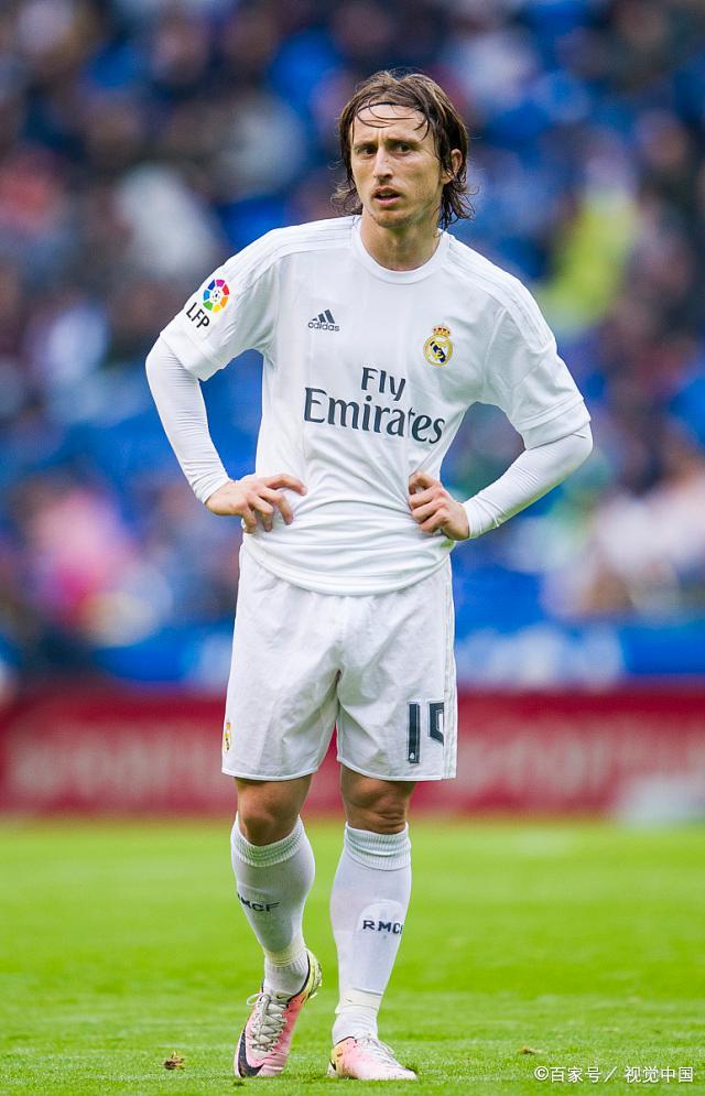 大谷翔平凭借单季“46 轰 + 9 胜 + 156 三振”的全能表现全票当选美联 MVP