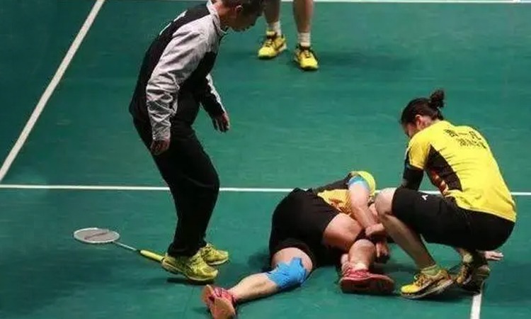 几乎逢强必败，本赛季至今仅7胜7负，辽宁男篮只是缺少赵继伟？