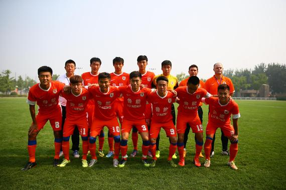 4v2抢圈